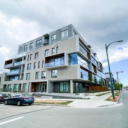فانكوفر Spacious New Apartment With Working Space@Oakridge المظهر الخارجي الصورة
