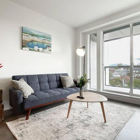 فانكوفر Spacious New Apartment With Working Space@Oakridge المظهر الخارجي الصورة